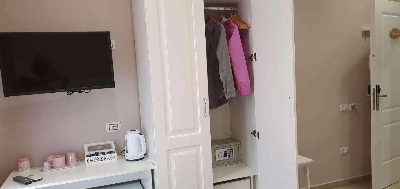 ナポリ Dimora Costantino Bed & Breakfast エクステリア 写真