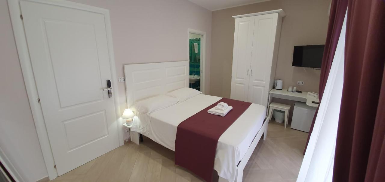 ナポリ Dimora Costantino Bed & Breakfast エクステリア 写真