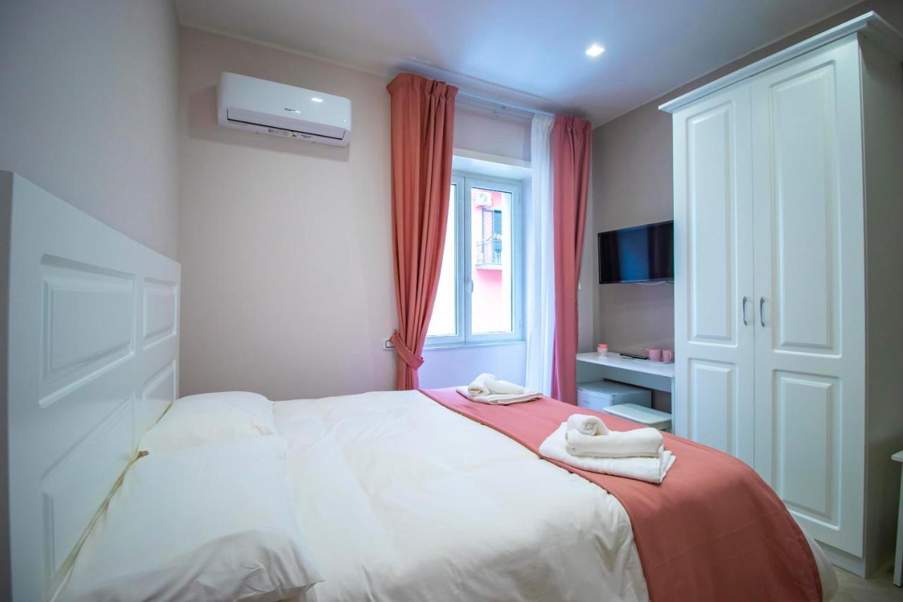 ナポリ Dimora Costantino Bed & Breakfast エクステリア 写真